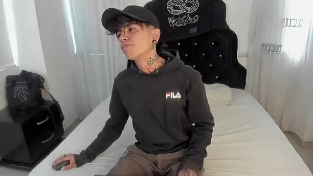 AcidMilo online show from December 2024 01:02:01 PM