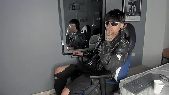 AcidMilo online show from December 2024 12:49:01 PM