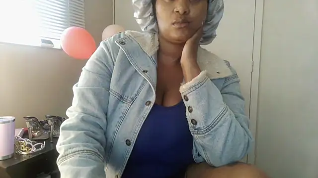 Snapshot of Charlie-Crawford chatting on April 2026 08:01:01 AM Charlie-Crawford online show from April 2026 08:01:01 AM