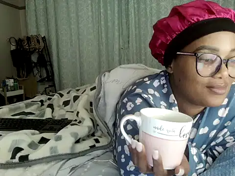 Snapshot of Charlie-Crawford chatting on May 2026 04:10:02 AM Charlie-Crawford online show from May 2026 04:10:02 AM