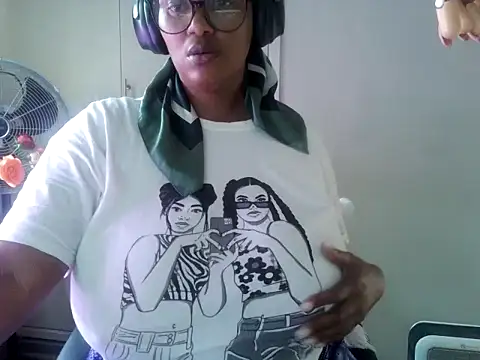Snapshot of Charlie-Crawford chatting on May 2026 01:08:01 PM Charlie-Crawford online show from May 2026 01:08:01 PM