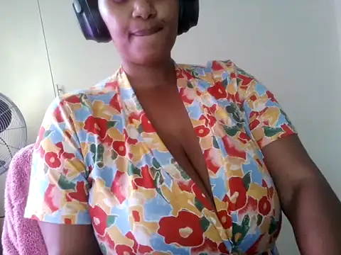 Snapshot of Charlie-Crawford chatting on June 2026 12:48:01 PM Charlie-Crawford online show from June 2026 12:48:01 PM