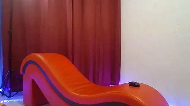 Snapshot of sophieandmarkls chatting on November 2025 12:27:01 PM sophieandmarkls online show from November 2025 12:27:01 PM