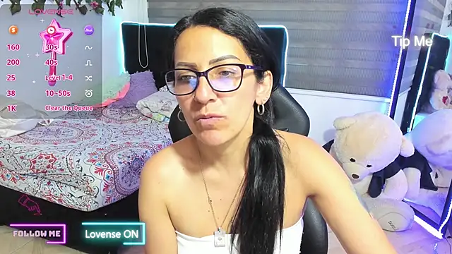 alma blue online show from December 2025 09:57:01 PM