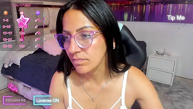 Snapshot of alma_blue chatting on March 2026 11:46:01 PM alma blue online show from March 2026 11:46:01 PM