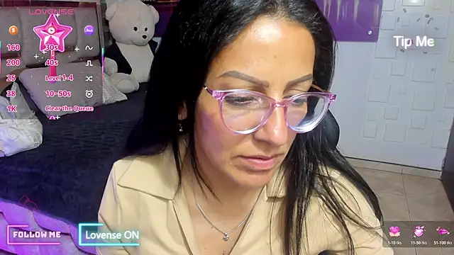 Snapshot of alma_blue chatting on March 2026 11:33:01 PM alma blue online show from March 2026 11:33:01 PM