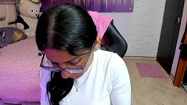 Snapshot of alma_blue chatting on March 2026 11:08:01 PM alma blue online show from March 2026 11:08:01 PM