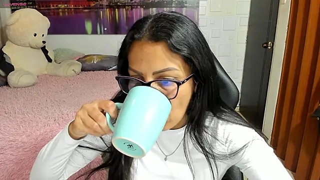 Snapshot of alma_blue chatting on March 2026 10:49:01 PM alma blue online show from March 2026 10:49:01 PM