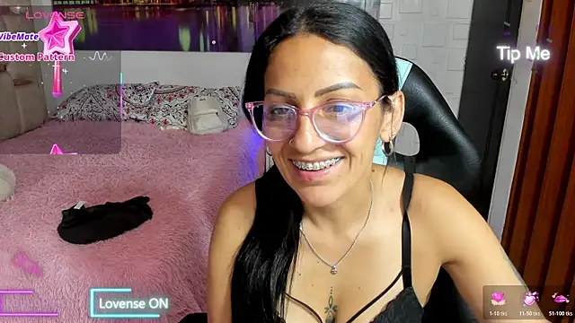 Snapshot of alma_blue chatting on April 2026 11:16:01 PM alma blue online show from April 2026 11:16:01 PM