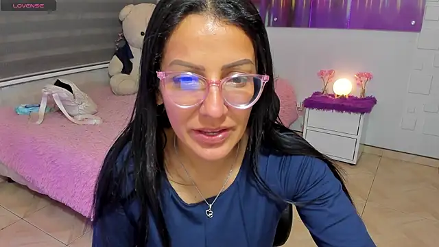 Snapshot of alma_blue chatting on June 2026 11:55:01 PM alma blue online show from June 2026 11:55:01 PM