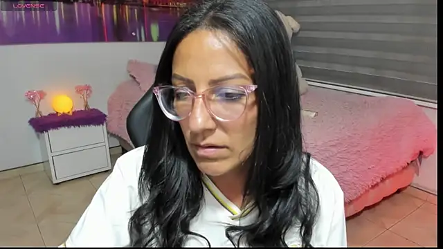Snapshot of alma_blue chatting on July 2026 10:49:02 PM alma blue online show from July 2026 10:49:02 PM