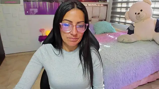 Snapshot of alma_blue chatting on July 2026 09:36:01 PM alma blue online show from July 2026 09:36:01 PM