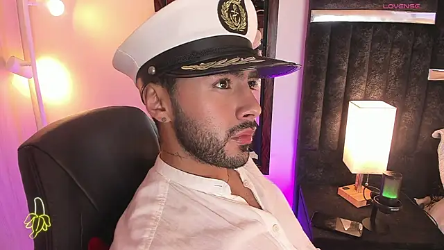 ItsMeEros online show from November 2025 10:33:02 PM