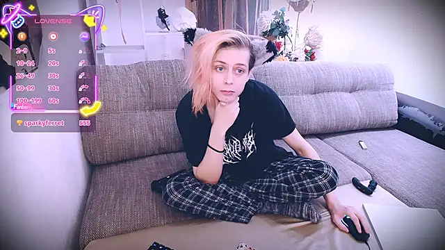 Littlepinkcat online show from November 2025 08:17:01 AM