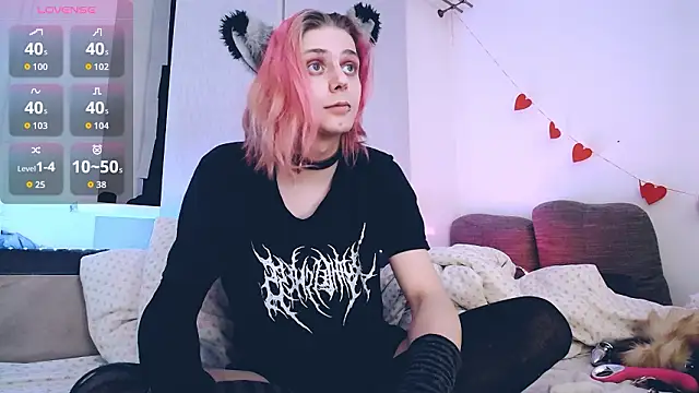 Littlepinkcat online show from March 2026 04:32:01 PM