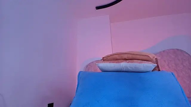 Snapshot of naomi_kyse chatting on June 2026 03:07:01 AM naomi kyse online show from June 2026 03:07:01 AM