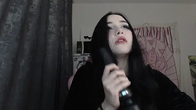 Holy420lolii online show from December 2024 04:43:01 PM