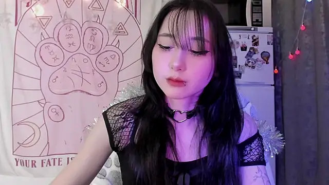 Holy420lolii online show from January 2026 04:43:02 PM