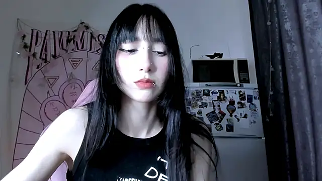Holy420lolii online show from May 2026 03:41:01 PM