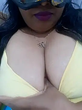 Snapshot of chubby_wife chatting on February 2025 04:57:02 PM chubby wife online show from February 2025 04:57:02 PM