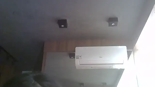 Skinny-Kitten online show from April 2026 03:06:01 PM