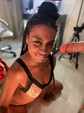 Snapshot of ATENEA_SEXXXY chatting on February 2025 02:45:01 AM ATENEA SEXXXY online show from February 2025 02:45:01 AM