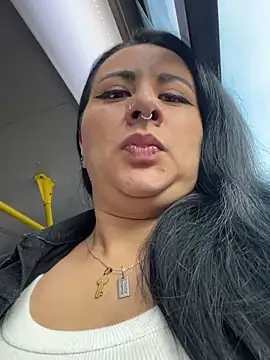 Abril Luv online show from February 2025 12:28:01 PM
