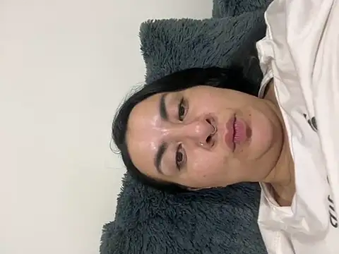 Abril Luv online show from February 2025 01:57:01 AM