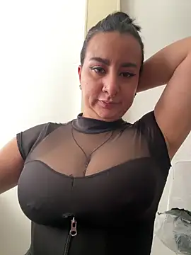 Abril Luv online show from February 2026 01:49:02 PM