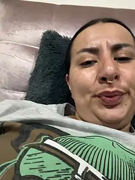 Abril Luv online show from March 2026 01:23:02 AM