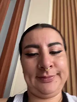 Abril Luv online show from March 2026 01:27:01 PM