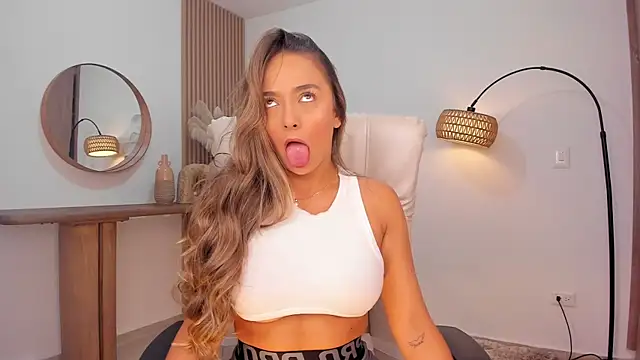 wandathompson  online show from March 2026 10:04:01 AM