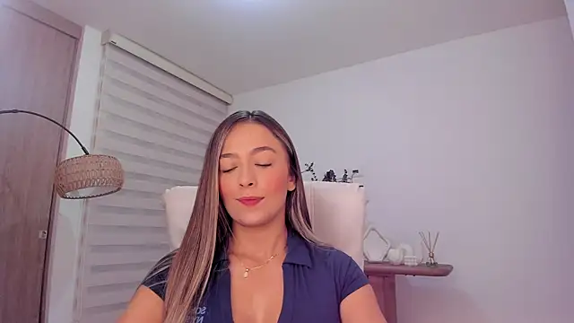 wandathompson  online show from April 2026 10:09:01 AM