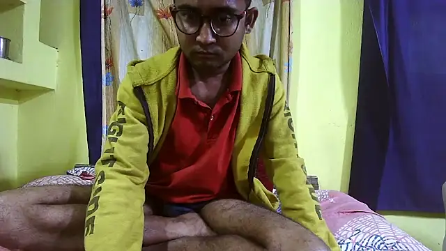 Snapshot of Cute_boy2000 chatting on December 2024 10:40:02 AM Cute boy2000 online show from December 2024 10:40:02 AM