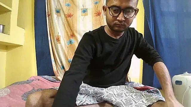 Snapshot of Cute_boy2000 chatting on January 2025 11:24:01 AM Cute boy2000 online show from January 2025 11:24:01 AM