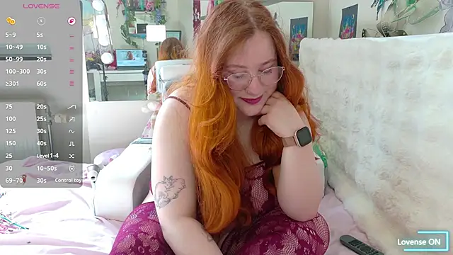 Snapshot of FluffyRainbowKity chatting on June 2026 08:27:02 AM FluffyRainbowKity online show from June 2026 08:27:02 AM
