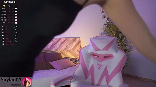 imjess01 online show from December 2024 11:08:02 PM