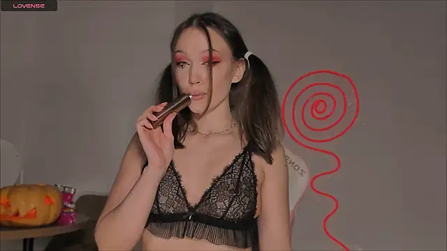 Snapshot of Amelia_Lein chatting on October 2025 09:05:02 PM Amelia Lein online show from October 2025 09:05:02 PM