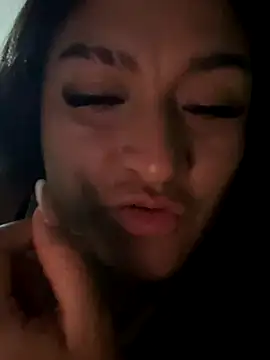 LuceroRm online show from October 2025 06:10:01 AM