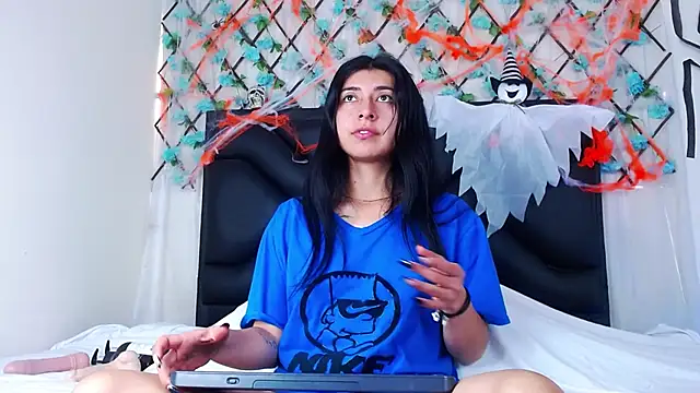 EmmaWilliamss online show from October 2025 03:35:02 PM