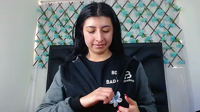 EmmaWilliamss online show from November 2025 04:51:01 PM