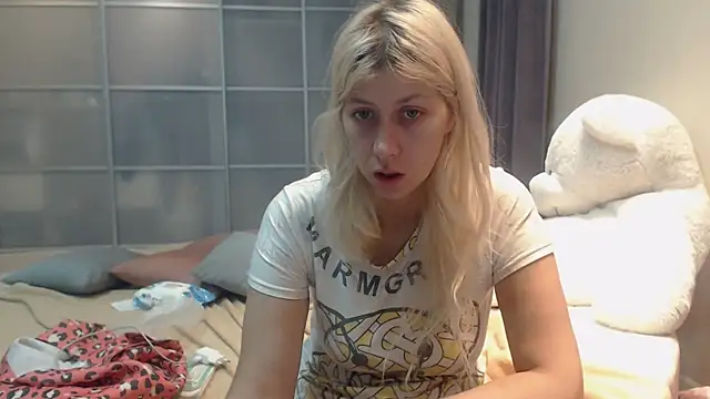 KyliePag online show from September 2025 09:02:01 AM