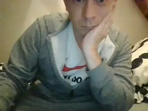IkarosSS online show from July 2026 07:51:02 PM