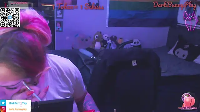 Snapshot of DarkBunnyPlay chatting on September 2025 08:02:02 AM DarkBunnyPlay online show from September 2025 08:02:02 AM