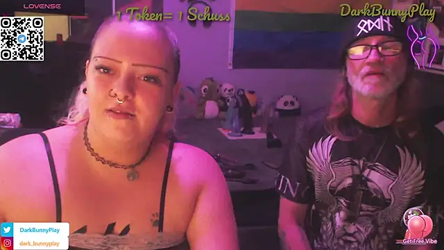 Snapshot of DarkBunnyPlay chatting on September 2025 07:45:01 AM DarkBunnyPlay online show from September 2025 07:45:01 AM