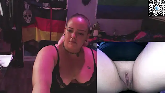 Snapshot of DarkBunnyPlay chatting on July 2026 07:32:02 AM DarkBunnyPlay online show from July 2026 07:32:02 AM