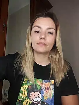 KrissSexi online show from October 2025 05:57:02 PM