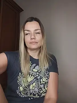 KrissSexi online show from November 2025 05:40:02 AM