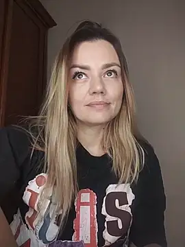 KrissSexi online show from December 2025 05:09:01 PM