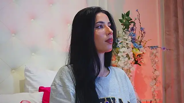 Snapshot of AmeliaJune chatting on April 2026 12:21:02 AM AmeliaJune online show from April 2026 12:21:02 AM